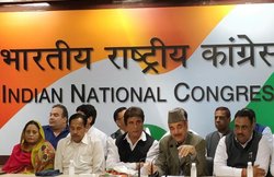 कांग्रेस में शामिल होकर बोले नसीमुद्दीन- बसपा जॉइन की, गुलाम नबी आजाद बोले- एक महीने तक माफ है