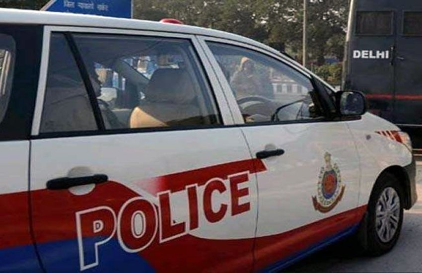  कॉल मिलते ही पीसीआर पुलिस ने एक गर्भवती महिला को अस्पताल ले जाने में मदद की।(प्रतीकात्मक तस्वीर)