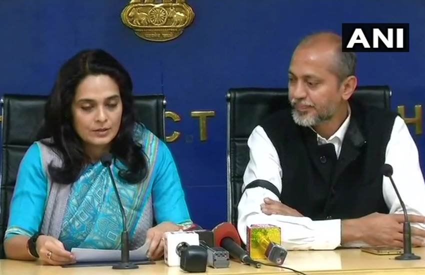 आईएएस ज्वॉइंट फोरम की तरफ से पूजा जोशी ने प्रेस वार्ता की। (फोटो सोर्स- एएनआई) आईएएस ज्वॉइंट फोरम की तरफ से पूजा जोशी ने प्रेस वार्ता की। (फोटो सोर्स- एएनआई)