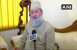 भरी क्लास में बच्चों के सामने फूट कर रोए मौलाना नदवी, कहा- अल्लाह करेंगे इंसाफ