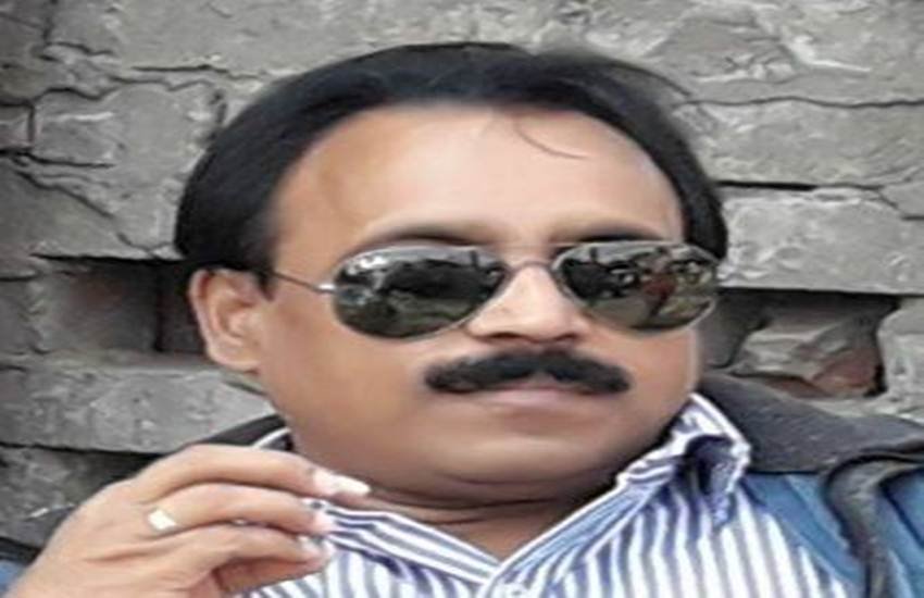 अमेठी के तिलोई एसडीएम अशोक कुमार शुक्ला( फोटो-फेसबुक से) 
