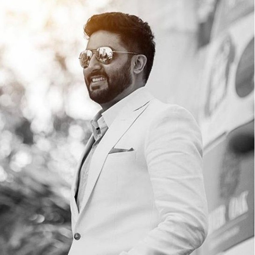 Abhishek Bachchan, actor Abhishek Bachchan, Abhishek Bachchan birthday date, Abhishek Bachchan birthday,Abhishek birthday photos, Jaya Abhishek, Shweta Bachchan, Taare Zameen Par, Aishwarya Rai, Amitabh Bachchan, Kareena Kapoor, Karishma Kapoor, Abhishek Bachchan unknown facts, entertainment, jansatta