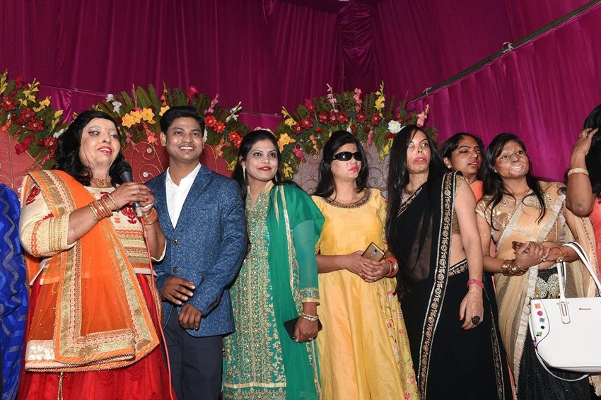 Pramodini aka Rani, a victim of acid attack, got a unique gift on Valentine's Day, Bollywood News, Bollywood News in Hindi, News in Hindi, Entertenment news in Hindi, crime news, naitonal news, international news, trending news, twitter news, Viral story in Hindi, Latest news in Hindi, Jansatta