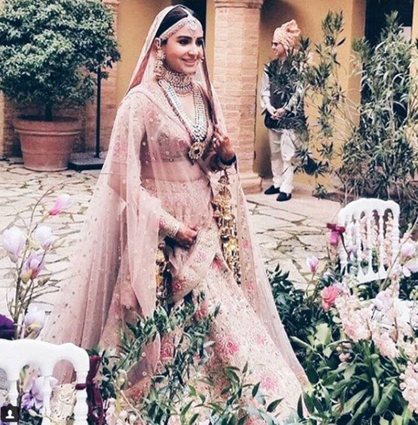 Sabyasachi birthday special, Sabyasachi Saree, Sabyasachi Lehenga, Holi special party, holi fashion tips, sabyasachi mukherjee, sabyasachi spring summer collection