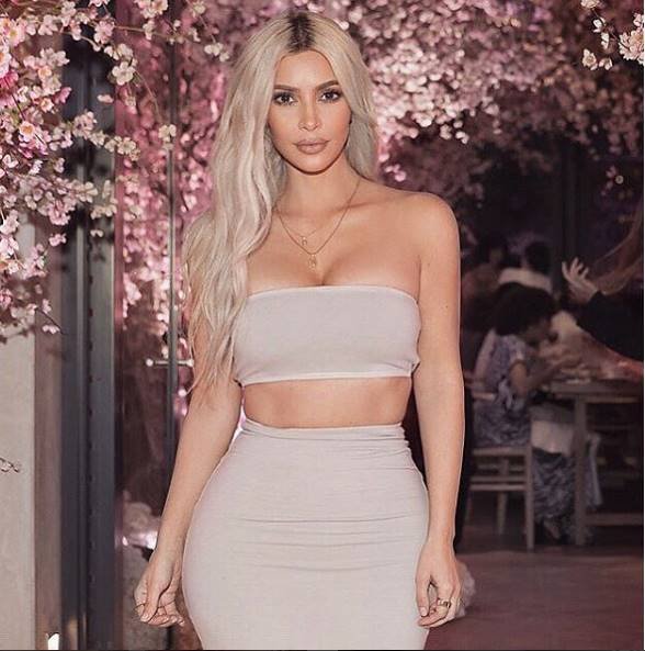 Kim,Kardashian,shares,photo,baby,girl,Chicago