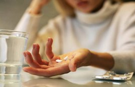 ovarian cancer, ovarian cancer treatment, ovarian cancer treatment in hindi, ovarian cancer symptoms, ovarian cancer symptoms in hindi, ovarian cancer causes, ovarian cancer causes in hindi, ovarian cancer facts, ovarian cancer facts in hindi, ovarian cancer family history in hindi, women health news in hindi, women problems, health news in hindi, jansatta