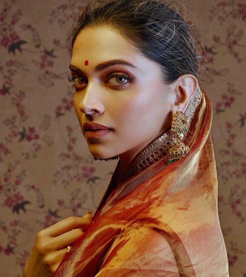 Deepika Padukone, actress Deepika Padukone, Deepika Padukone photos, Deepika Padukone, Padmaavat, Deepika Padukone Photoshoot, Deepika Padukone, Sabyasachi, Sabyasachi Mukherjee, Deepika Padukone latest photoshoot, Deepika Padukone, entertainment, jansatta