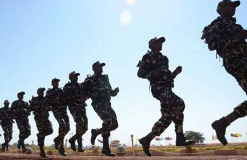 SSB Commandants, SSB Commandants run away, Handed Over Later, Handed Over Later in West Bengal, Charged With Murder, Run Away by Jawans, SSB Commandants run away, state news