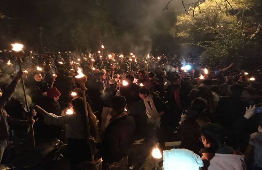 jnu, jawaharlal nehru university, jawaharlal nehru university attendance, jnu attendance, compulsory attendance, aazadi, Azadi, jnu student, जेएनयू, आजादी, आजादी का नारा, delhi news, jnu news, Hindi news, Jansatta