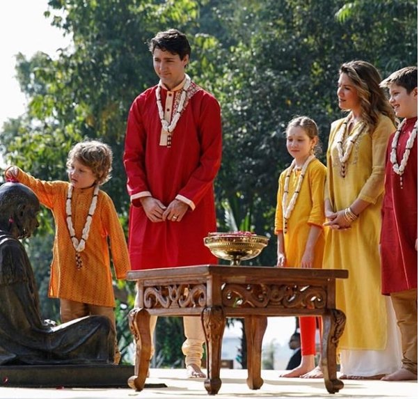 Bollywood, Shah Rukh Khan, Justin Trudeau, Canadian Prime Minister, Taj Mahal, Sophie Gregoire, Hadrian, viral picture