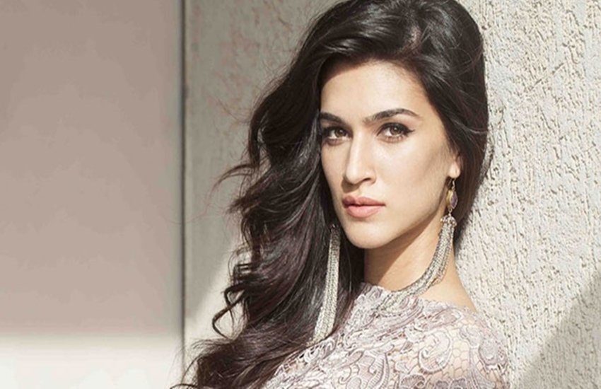 krii sanon, kritii Lift, kriti stuck in lift, kriti sanon Twitter, Bollywood News, entertainmnet news, film patiyala arjun, actor diljeet