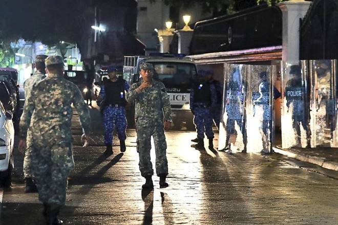 मालदीव के राष्ट्रपति अब्दुल्ला यामीन ने पंद्रह दिनों के लिए आपातकाल की घोषणा की है। 