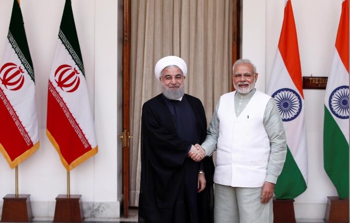 पीएम मोदी के साथ ईरान के राष्ट्रपति हसन रूहानी पीएम मोदी के साथ ईरान के राष्ट्रपति हसन रूहानी