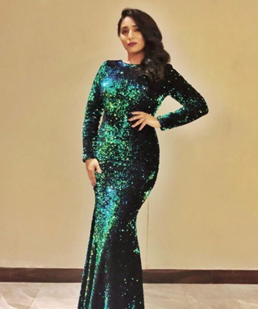 Neha Bhasin, singer Neha Bhasin, Neha Bhasin photos, Neha Bhasin trolled, Neha Bhasin songs, Neha Bhasin, Neha Bhasin bold photos, Neha Bhasin gets massively trolled, neha bhasin performance, Jag Ghoomeya, Salman Khan, Sultan, entertainment, jansatta