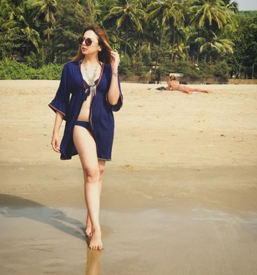 nithibha kaul, bigg boss contestant, nithibha kaul, nithibha kaul bold photos, nithibha kaul photos, nithibha kaul instagram, nithibha kaul bikini photos, bigg boss 10 contestant nithibha kaul, bigg boss 10, manveer gujjar, MTV Date To Remember, MTV, MTV shoow, manu panjabi, divya agrewal, televisiion, jansatta