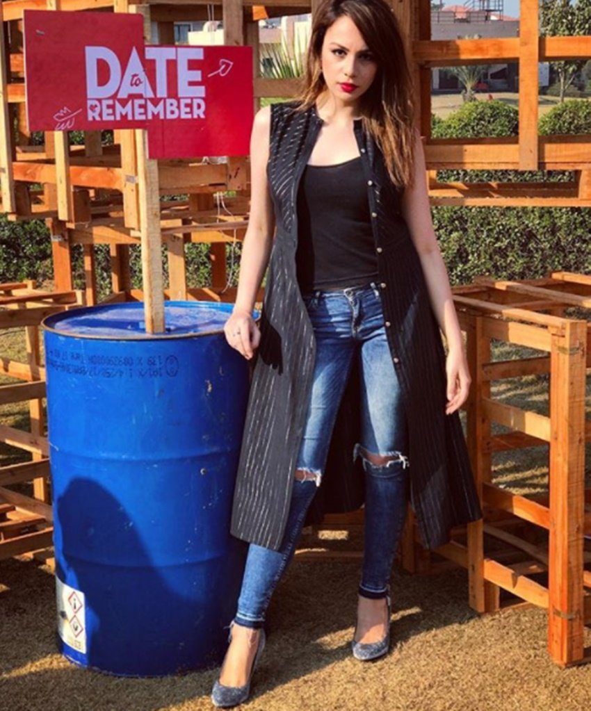nithibha kaul, bigg boss contestant, nithibha kaul, nithibha kaul bold photos, nithibha kaul photos, nithibha kaul instagram, nithibha kaul bikini photos, bigg boss 10 contestant nithibha kaul, bigg boss 10, manveer gujjar, MTV Date To Remember, MTV, MTV shoow, manu panjabi, divya agrewal, televisiion, jansatta