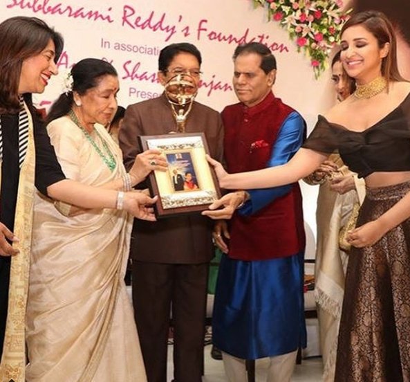 rekha, asha bhosle, rekha movies, asha bhosle songs, Yash Chopra Memorial Award, Parineeti Chopra, Jackie Shroff, asha bhosle award, Parineeti Chopra, Parineeti Chopra movie, Parineeti Chopra on yashraj films