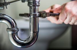Plumber, Plumber Stephen Fry, Plumber Stephen Fry earns 2 crore, London plumber, Hindi news, world news, World news in Hindi, Jansatta