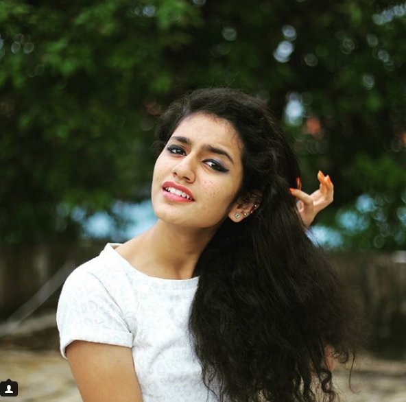 priya Prakash Varrier, Priya Prakash, oru adaar love, Manikya Malaraya poovi, Manikya Malaraya poovi lyrics, Priya Prakash Varrier video, Priya Prakash video, priya Prakash FAMILY, priya Prakash boyfriend, priya Prakash photos, priya Prakash real life, priya Prakash house, priya Prakash education, priya Prakash latest photos