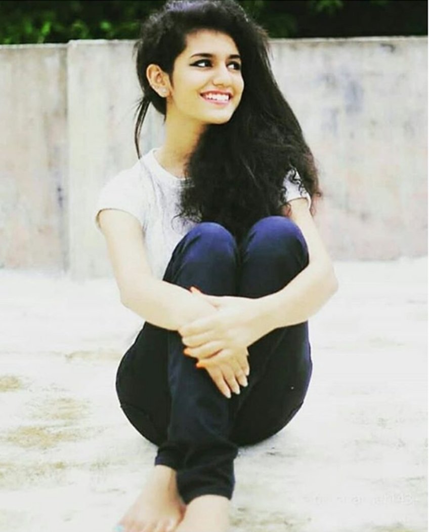 priya Prakash Varrier, Priya Prakash, oru adaar love, Manikya Malaraya poovi, Manikya Malaraya poovi lyrics, Priya Prakash Varrier video, Priya Prakash video, priya Prakash FAMILY, priya Prakash boyfriend, priya Prakash photos, priya Prakash real life, priya Prakash house, priya Prakash education, priya Prakash latest photos