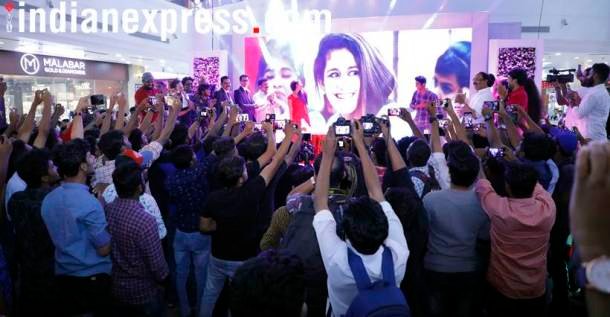 priya prakash varrier, priya prakash varrier photos, priya prakash varrier wink, priya prakash varrier new photos, priya prakash varrier fans, who is priya prakash varrier, priya prakash, manikya malaraya poovi, oru adaar love, bollywood news, entertainment news