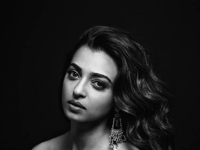 radhika apte, padman actress radhika apte, radhika apte latest photos, radhika apte mivies, radhika apte hot photos, radhika apte jansatta gallery, radhika apte upcoming movies
