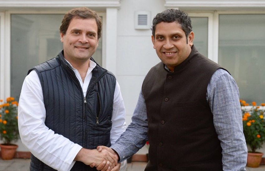 प्रवीण चक्रवर्ती के साथ कांग्रेस प्रमुख राहुल गांधी। (फोटो सोर्स: राहुल गांधी के टि्वटर अकाउंट से)