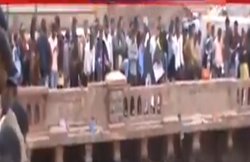 राजस्थान: डूब रहा था शख्स, बचाने के बजाए VIDEO बनाने में जुटे थे लोग