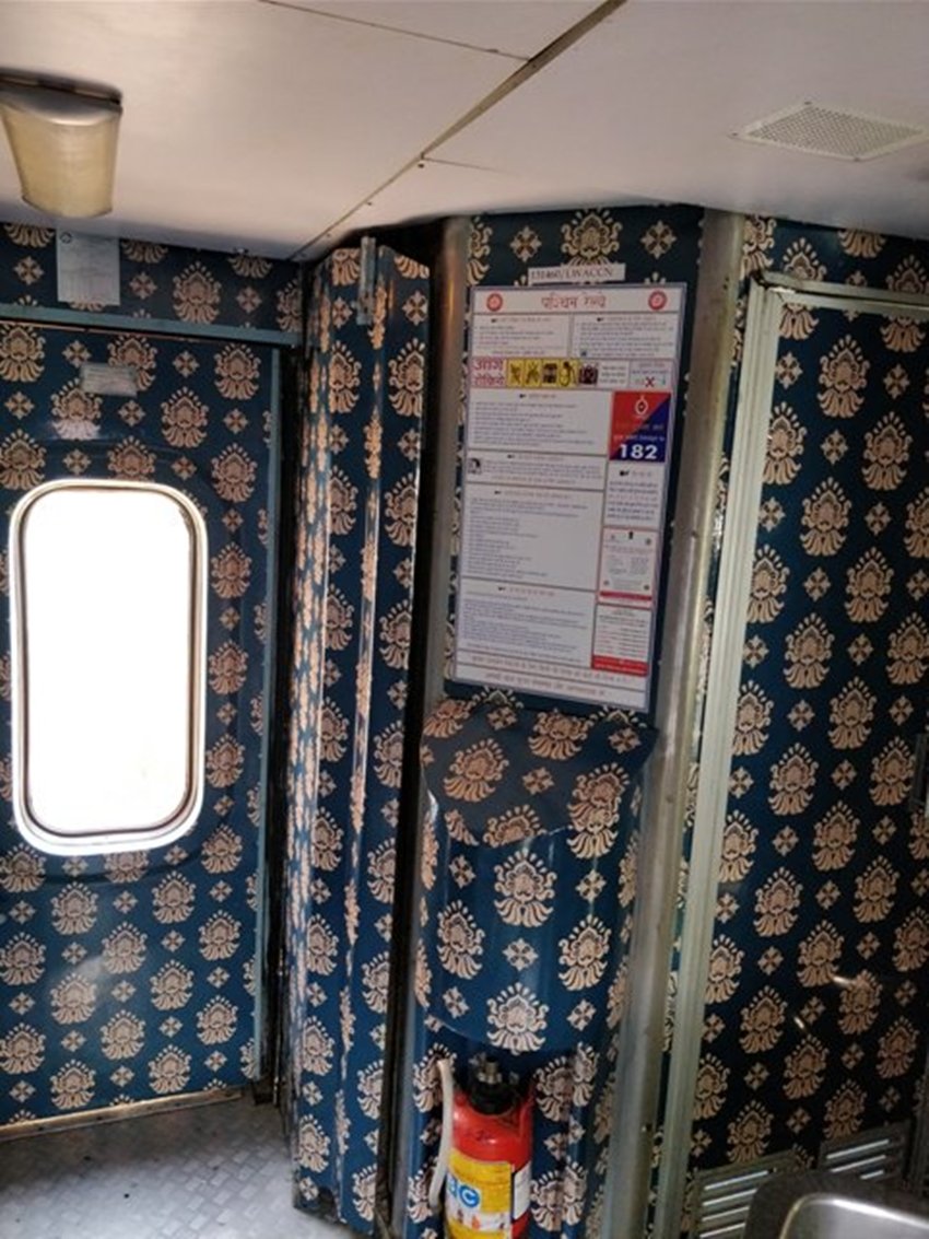Indian Railways,Railway ministry,railway ministry Operation Swarn,Operation Swarn Indian Railways,Operation Swarn,Anubhuti coaches,new Rajdhani coaches,revamped Rajdhani coaches,anti-graffiti vinyl wrap trains,Indian trains,Mumbai-Ahmedabad Rajdhani