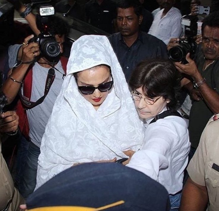 rekha, Sridevi, Rekha Harassed By Media While Paying Respect To Sridevi, rekha tribute to sridevi, rekha latest photos, rekha harrased by media, sridevi passed away