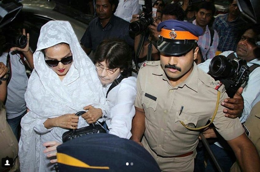 rekha, Sridevi, Rekha Harassed By Media While Paying Respect To Sridevi, rekha tribute to sridevi, rekha latest photos, rekha harrased by media, sridevi passed away