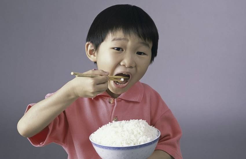 rujuta diwekar, rujuta diwekar nutritionist, nutrition in hindi, nutrition in rice in hindi, benefits of rice in hindi, health benefits of eating rice at night in hindi, rice for dinner inn hindi, vitamins in rice in hindi, minerals in rice in hindi, nutrition, essential nutrition for body in hindi, health news in hindi, jansatta