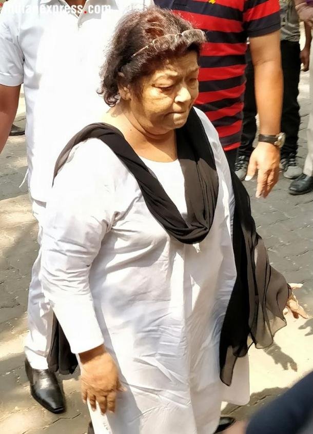 "sridevi, sridevi funeral photos, sridevi dead, sridevi condolences, sridevi funeral, sridevi last rights photos, khushi kapoor, sridevi death, anil kapoor, arjun kapoor, sonam kapoor, karan johar