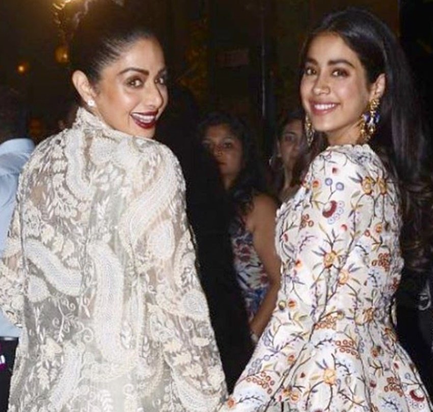 sridevi, sridevi died, sridevi death, Shree Devi Funeral, Shri Devi Funeral, Shree Devi Funeral Video, Shree Devi Death, Shree Devi, Shri Devi, Shri Devi News, sridevi news, sridevi latest news, sridevi died news, sridevi death news in hindi, sridevi funeral, sridevi death news in hindi, sridevi actress, actress sridevi, sridevi latest news, sridevi passes away, janhavi kapoor, sridevi bondin with jahnavi kapoor, khushi kapoor, boney kapoor, entertainment