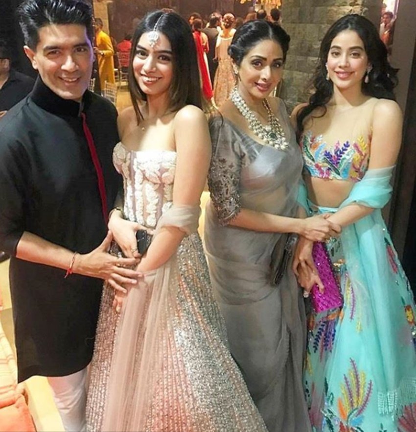 sridevi, sridevi died, sridevi death, Shree Devi Funeral, Shri Devi Funeral, Shree Devi Funeral Video, Shree Devi Death, Shree Devi, Shri Devi, Shri Devi News, sridevi news, sridevi latest news, sridevi died news, sridevi death news in hindi, sridevi funeral, sridevi death news in hindi, sridevi actress, actress sridevi, sridevi latest news, sridevi passes away, janhavi kapoor, sridevi bondin with jahnavi kapoor, khushi kapoor, boney kapoor, entertainment