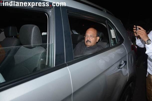 "sridevi, sridevi funeral photos, sridevi dead, sridevi condolences, sridevi funeral, sridevi last rights photos, khushi kapoor, sridevi death, anil kapoor, arjun kapoor, sonam kapoor, karan johar