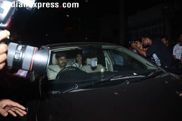 "sridevi, sridevi funeral photos, sridevi dead, sridevi condolences, sridevi funeral, sridevi last rights photos, khushi kapoor, sridevi death, anil kapoor, arjun kapoor, sonam kapoor, karan johar