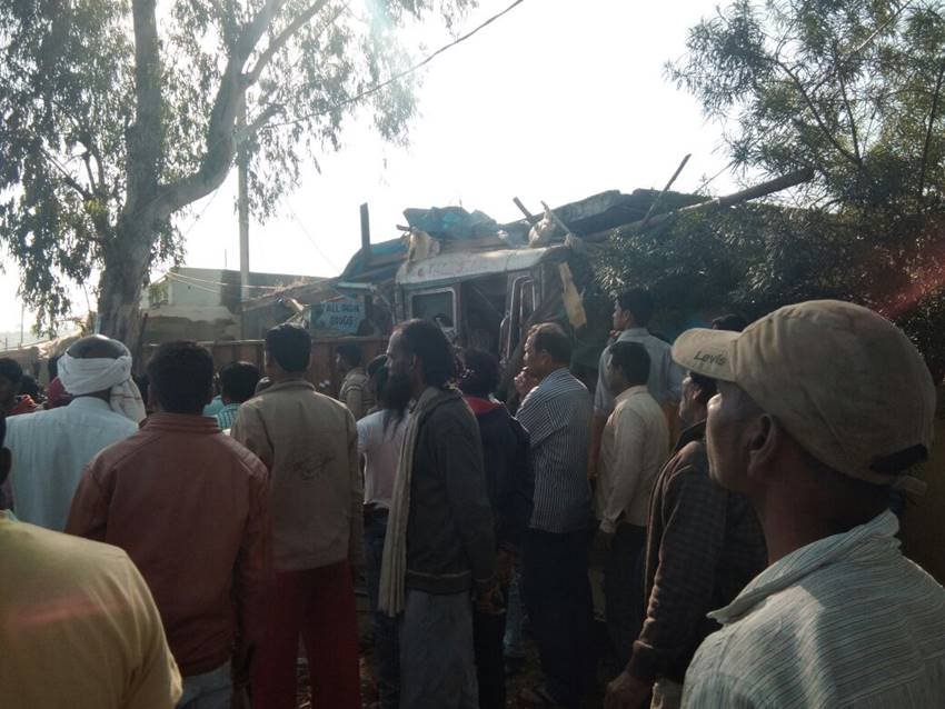 Truck Rushed, Truck Rushed The People, truck accident, Truck Rushed in jabalpur, Jabalpur District of Madhya Pradesh, 8 Dead, 8 Dead in truck accident, 8 Dead and Many Injured, truck accident pics, truck accident photos, truck accident photo gallery