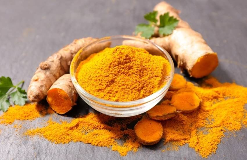 
भोजन में संतुलित मात्रा में हल्दी का प्रयोग व्यक्ति को आरोग्यवान बनाता है।
