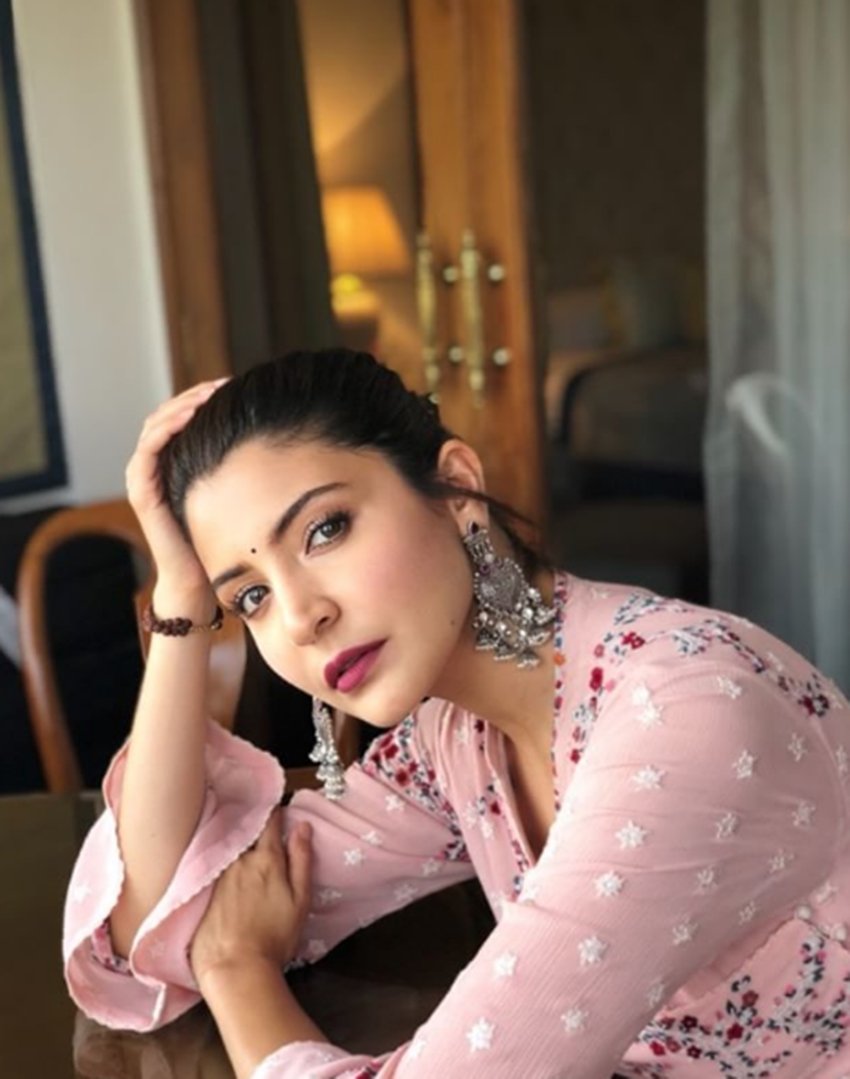 Anushka Sharma, anushka sharma posted a picture, anushka sharma in instagram, anushka sharma wore pink maxi dress, people says looking beautiful anushka bhabhi ji, television news, bollywood news, entertainment news