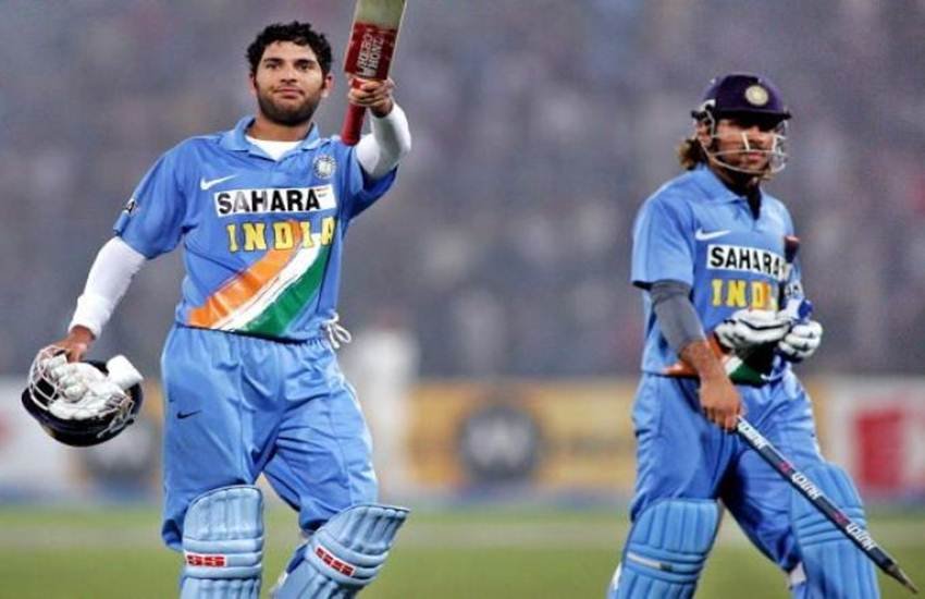 युवराज सिंह और महेंद्र सिंह धोनी।