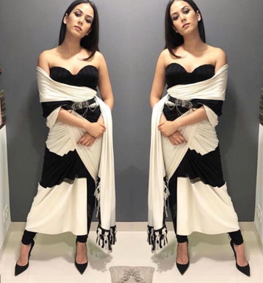 Hello Hall of Fame awards, Hello Hall of Fame awards 2018, Mira Rajput, mira rajput in award function, mira in black and white dressm, shahid kapoor, shahid kapoor wife mira rajput, Shweta Bachchan look gorgeous, Shweta Bachchan in gold dress, see pictures, entertainment news, bollywoood news television news