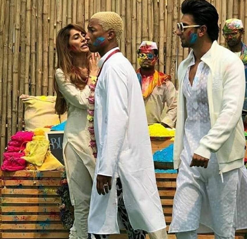Padmaavat star, Ranveer Singh, Pharrell Williams, American rapper Pharrell Williams, American rapper, American rapper celebrates his first Holi, American rapper in India, Pharrell Williams in India, Ranveer Singh celebrates holi, see colourful pictures of Ranveer Singh, entertainment news, bollywood news, televisionn news, American rapper, singer, songwriter, record producer, Pharrell Lanscilo Williams