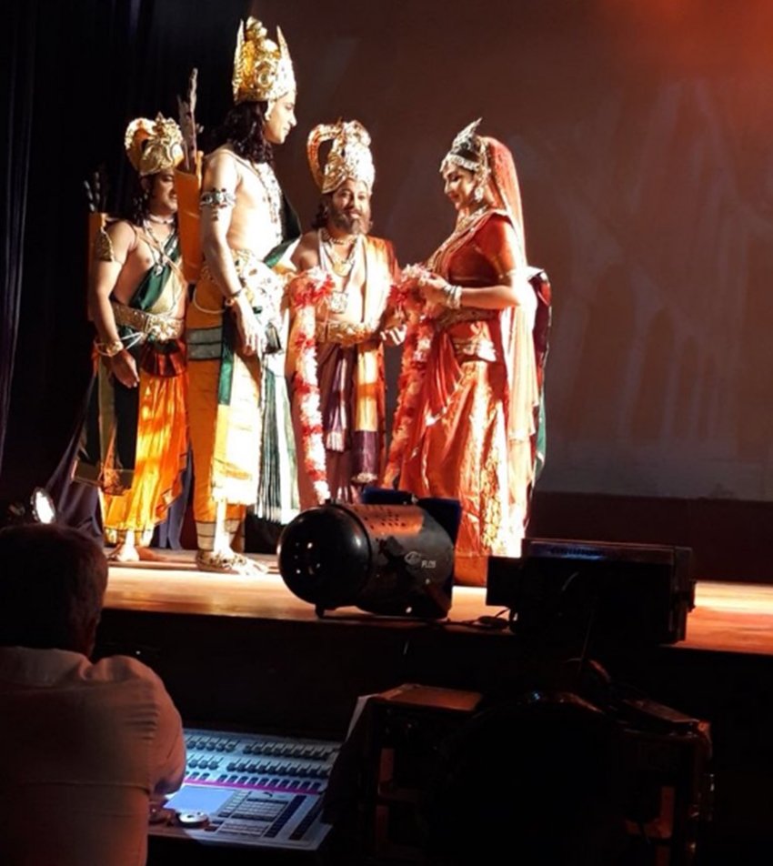 hema malini, hema malini love to see daughter performance, isha deol to perform like mother hema, hema enjoying isha deol performance, isha deol dance performance in mumbai, entertainment news, bollywood news, television news
