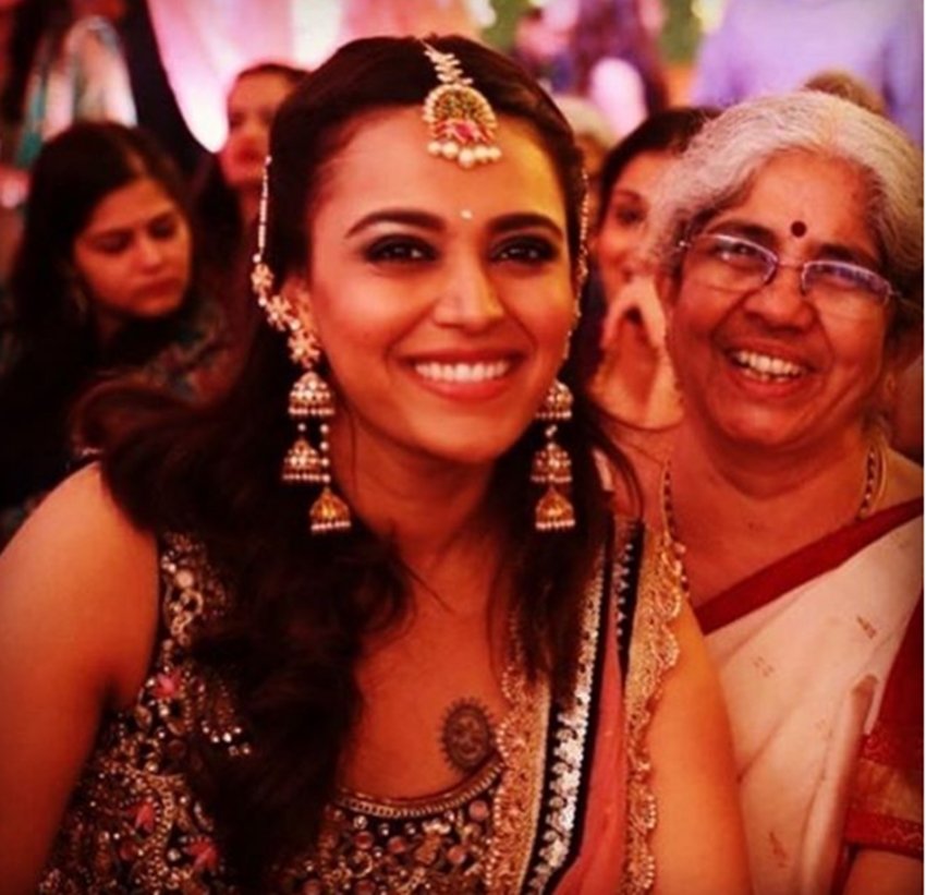 Swara Bhaskar, Swara Brother Ishaan Bhasker, Swara brother got married, swara dancing in veere di wedding, see wonderful pictures of swara bhasker, graceful swara bhasker in wedding, entertainmnet news, bollywood nws, television news, entertainmnet news, bollywood nws, television news