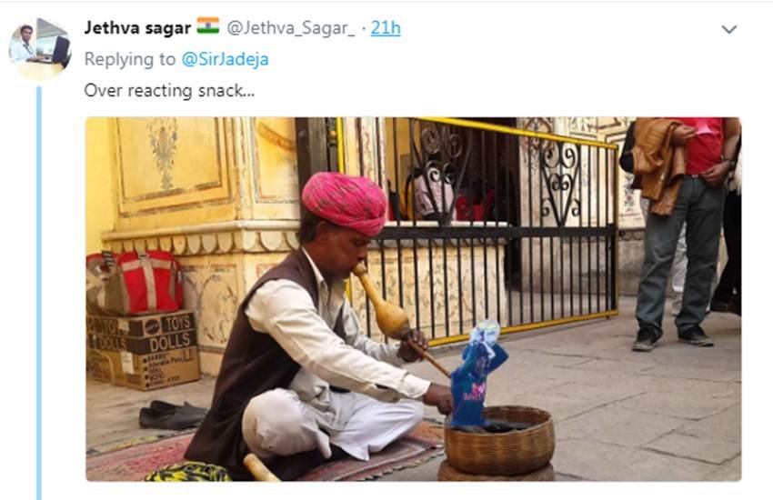 नागिन डांस करके सोशल मीडिया पर छाया बांग्लादेशी क्रिकेटर, यूजर्स बोले- श्रीदेवी को दी है श्रद्धांजलि
