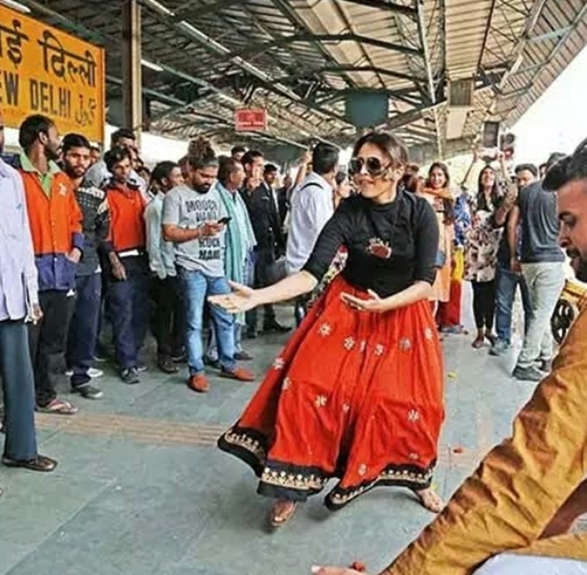 Swara Bhaskar, Swara Brother Ishaan Bhasker, Swara brother got married, swara dancing in veere di wedding, see wonderful pictures of swara bhasker, graceful swara bhasker in wedding, entertainmnet news, bollywood nws, television news, entertainmnet news, bollywood nws, television news