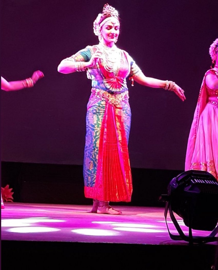 hema malini, hema malini love to see daughter performance, isha deol to perform like mother hema, hema enjoying isha deol performance, isha deol dance performance in mumbai, entertainment news, bollywood news, television news