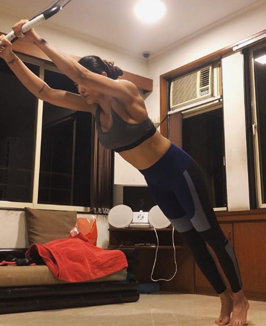 Sushmita Sen, Sushmita Sen share pictures, Sushmita Sen on instagram, Sushmita Sen with inked on her back, see HD pictures of sushmita, Sushmita Sen actressof bollywood, television news, televison news