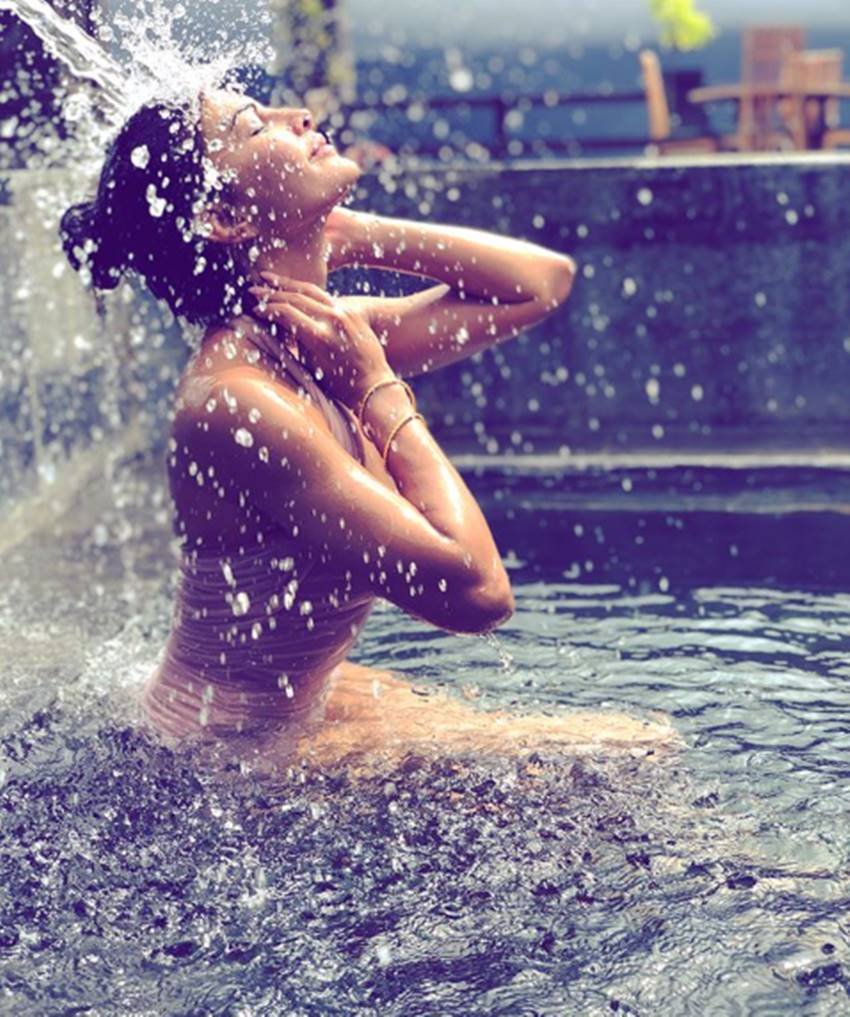 Jacqueline Fernandez, Jacqueline Fernandez dance, Jacqueline Fernandez pics, Jacqueline Fernandez photos, Ek Do Teen, Ek Do Teen song, Ek Do Teen song dance, Jacqueline Fernandez dance on Ek Do Teen, Ek Do Teen film, Ek Do Teen in baaghi 2, Baaghi 2, Baaghi 2 songs, Baaghi 2 pics, Jacqueline Fernandez hot pics, Jacqueline Fernandez hot photos, photo gallery